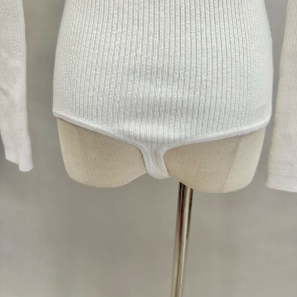Abercrombie & Fitch Ivory Ribbed Plunge‎ Knit Long Sleeve Bodysuit Size Small - Picture 11 of 16